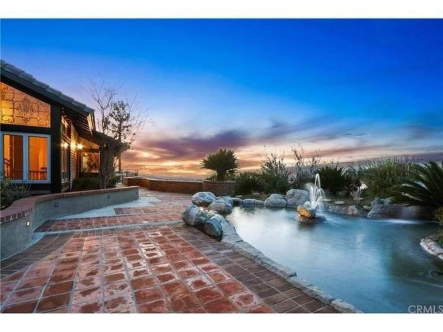 Majestic Anaheim Panorama Hill Home With Sunset Exterior photo