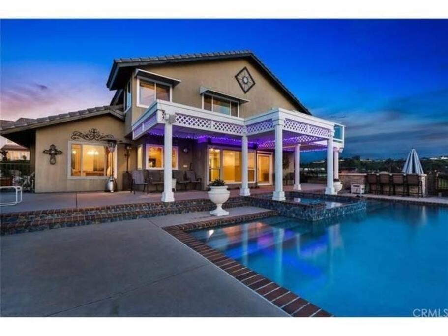 Majestic Anaheim Panorama Hill Home With Sunset Exterior photo