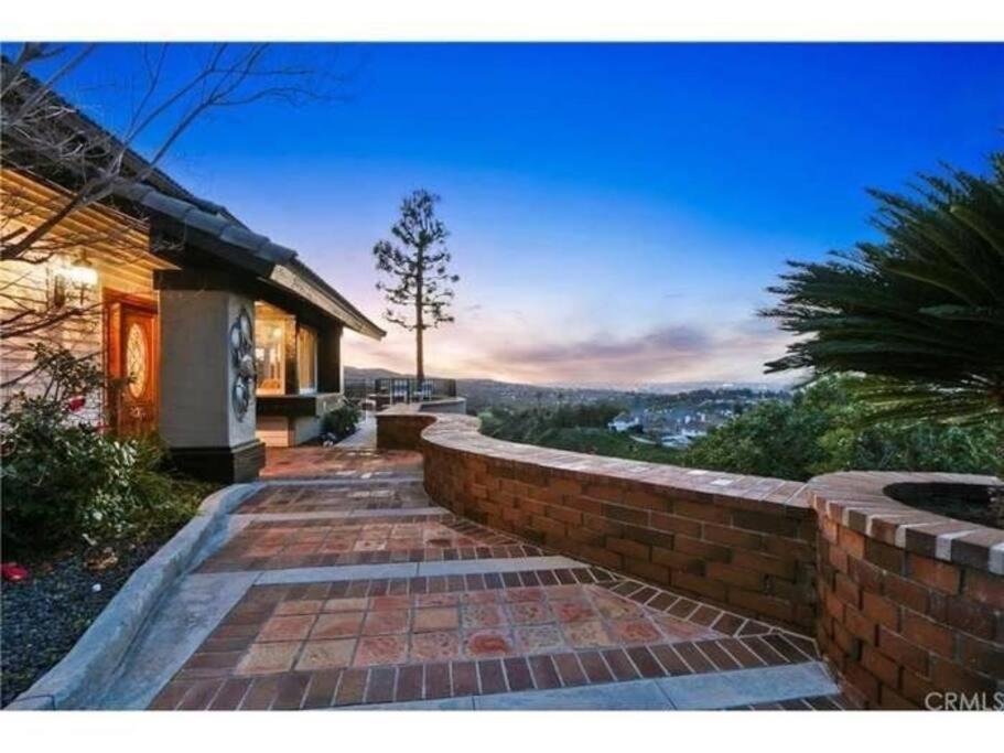 Majestic Anaheim Panorama Hill Home With Sunset Exterior photo