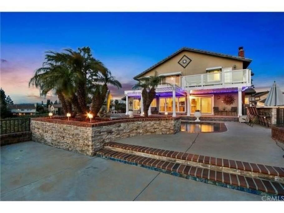 Majestic Anaheim Panorama Hill Home With Sunset Exterior photo